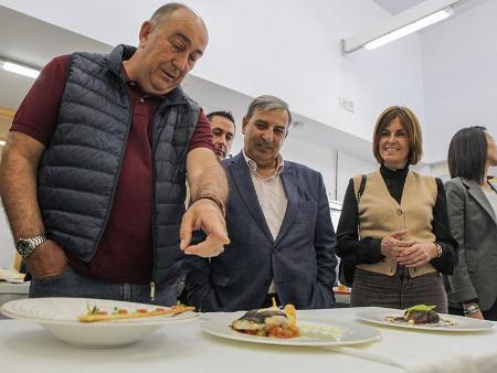 Imagen La Diputación de Segovia y el CIFP Felipe VI promueven la 'Jornada de Alimentos de Segovia' para fomentar el emprendimiento y la...